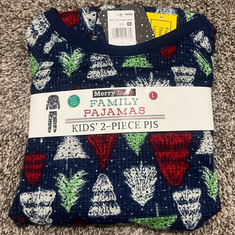 Merry Lane Kids’ 2 Piece Christmas Tree Theme Pajamas - Size Large